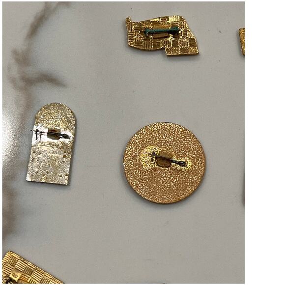 Lot of 19 Vintage USSR Russian Enamel Pins – Leningrad, Moscow, Hermitage - Picture 11 of 16